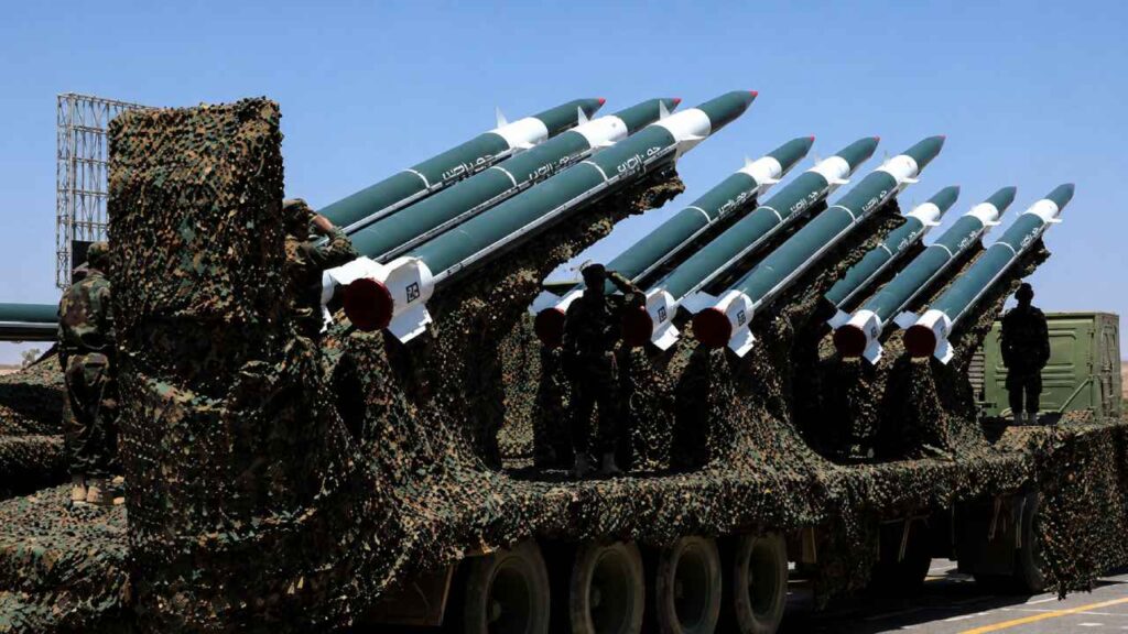 Houthi Gempur Arab Saudi dengan Rudal Balistik Mematikan