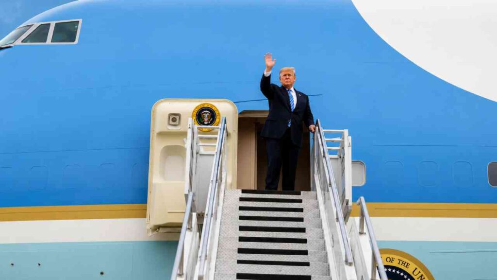 Trump Diam-Diam Tinggalkan Turki Lewat Penerbangan Rahasia saat Diancam Iran